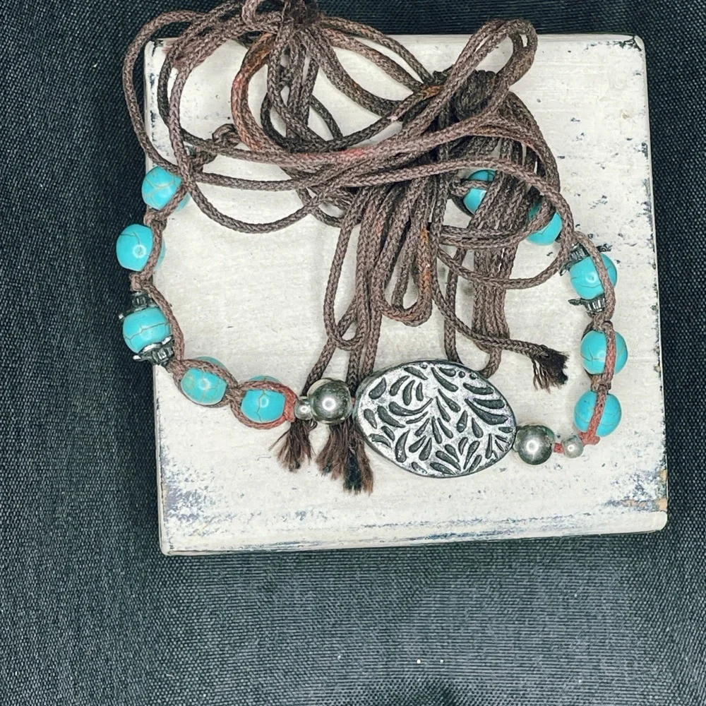 4032u. Brown Handmade Southwest Wrap Howlite Turquoise Color Bracelet